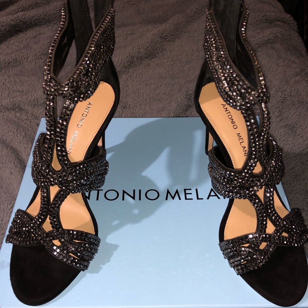 Brand New Antonio Melani heels